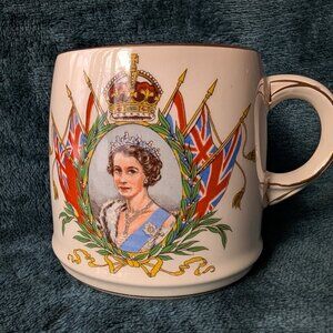 ~Vintage~Queen Elizabeth II CORORNATION Mug-1953